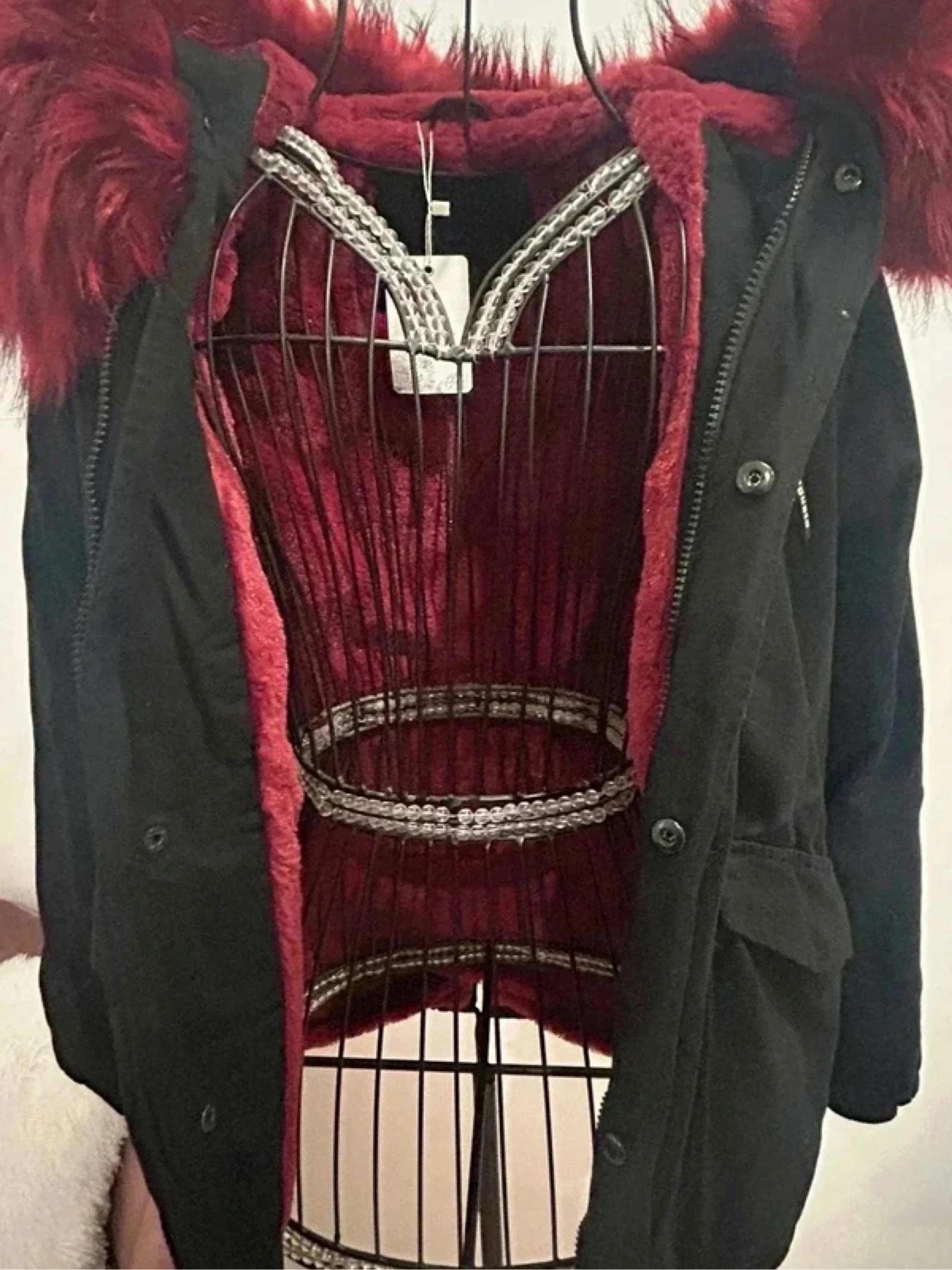 🧥 Parka negra con cuello de piel sintética – Megusto 🧥 – photo 3